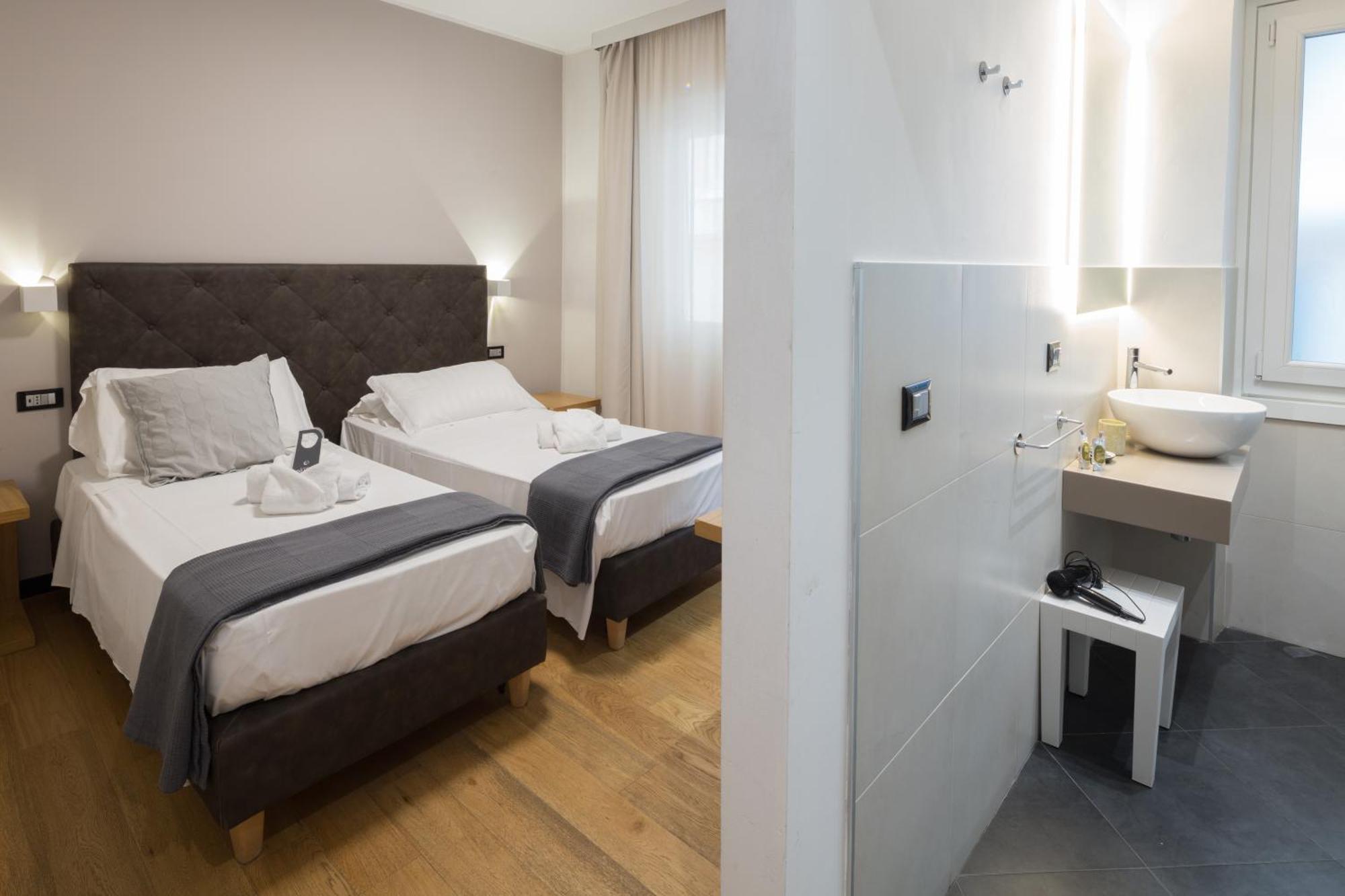 Hotel Doria Genoa Bagian luar foto