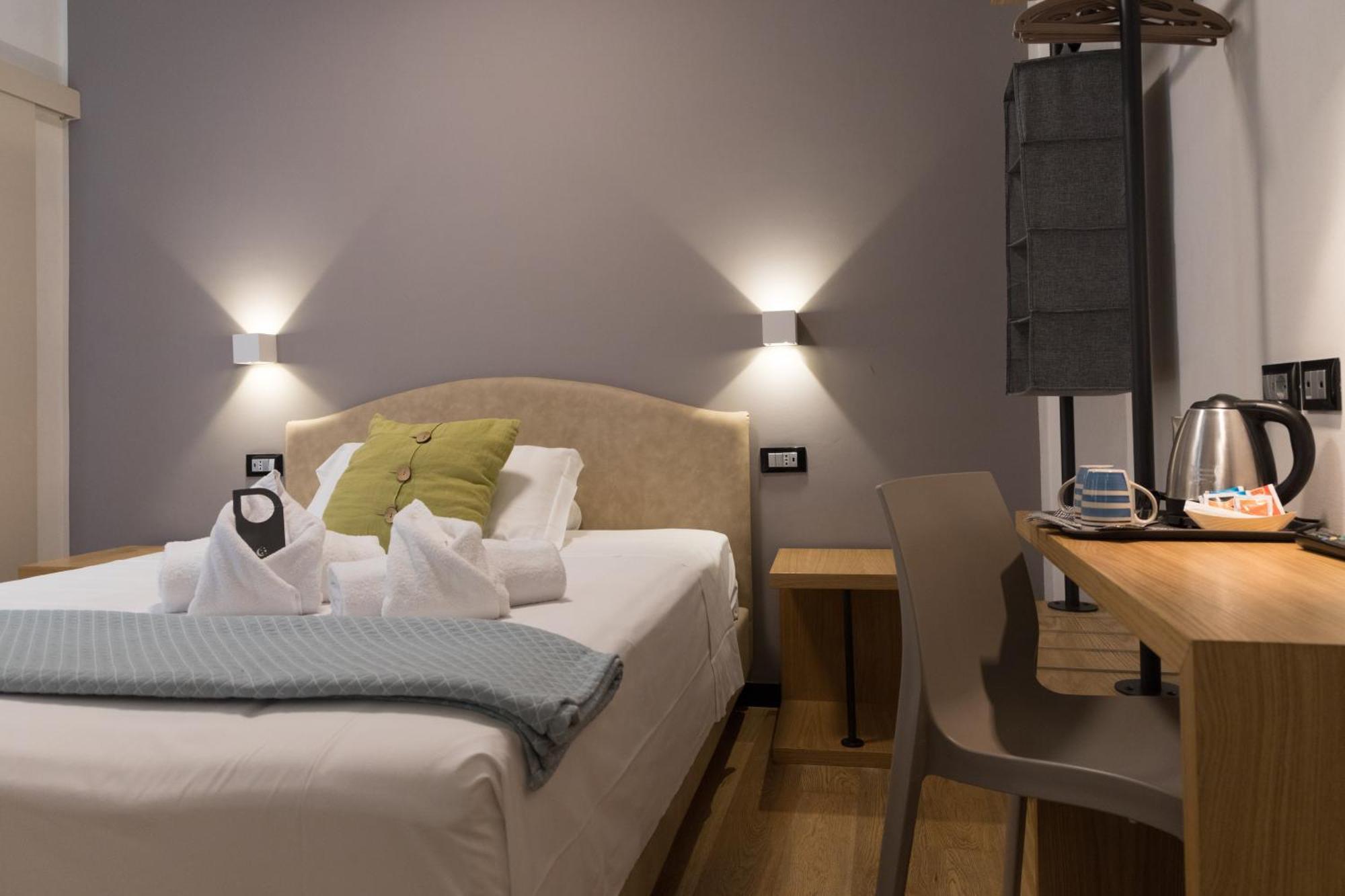 Hotel Doria Genoa Bagian luar foto